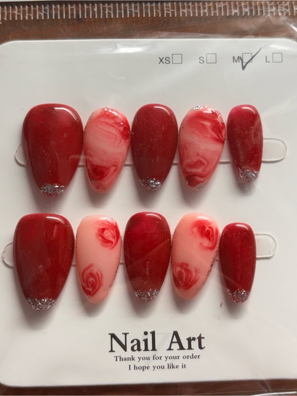 Nail Art Press-On Nails in Red and Pink by